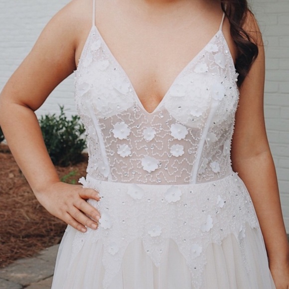 Gianni Bini Ivory Lace Prom Dress Size 3 - Picture 6 of 8